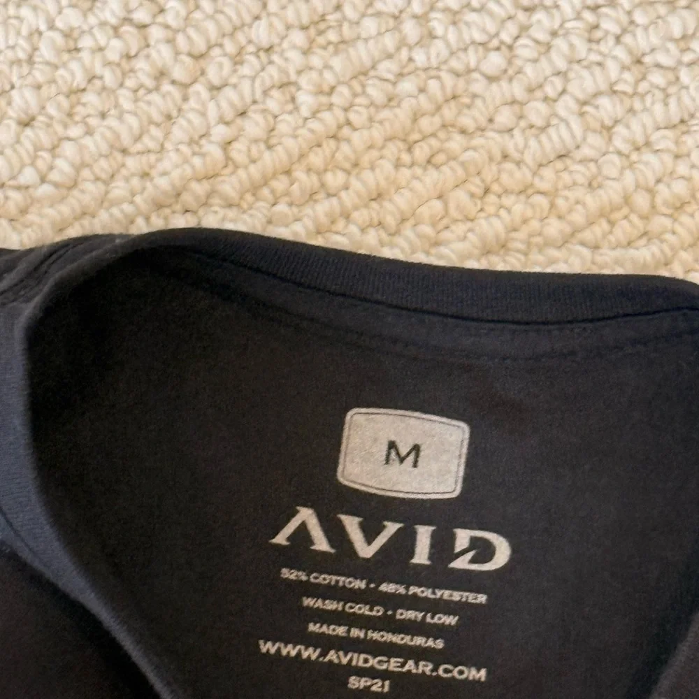 Avid Fishing “On the Rocks” black crop tank Medium NEW - Picture 4 of 7